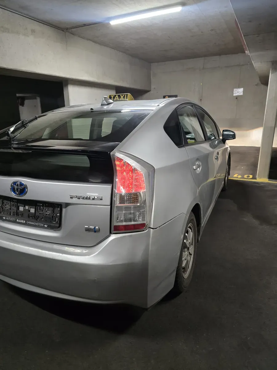 Toyota Prius 2010 photo 3