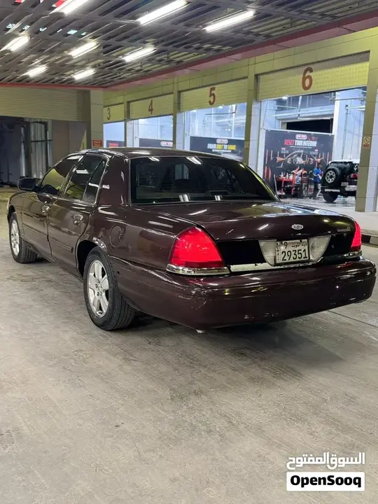 Ford Crown Victoria 2010 photo 5