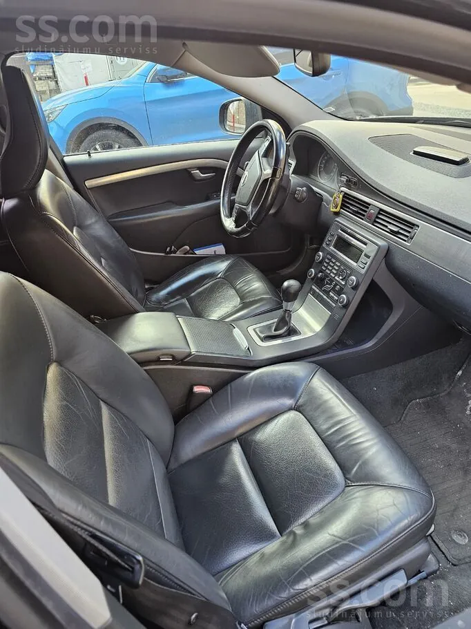 Volvo V70 2010 photo 5