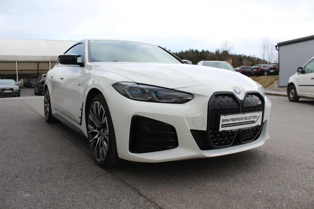 BMW I4 2022 photo 2