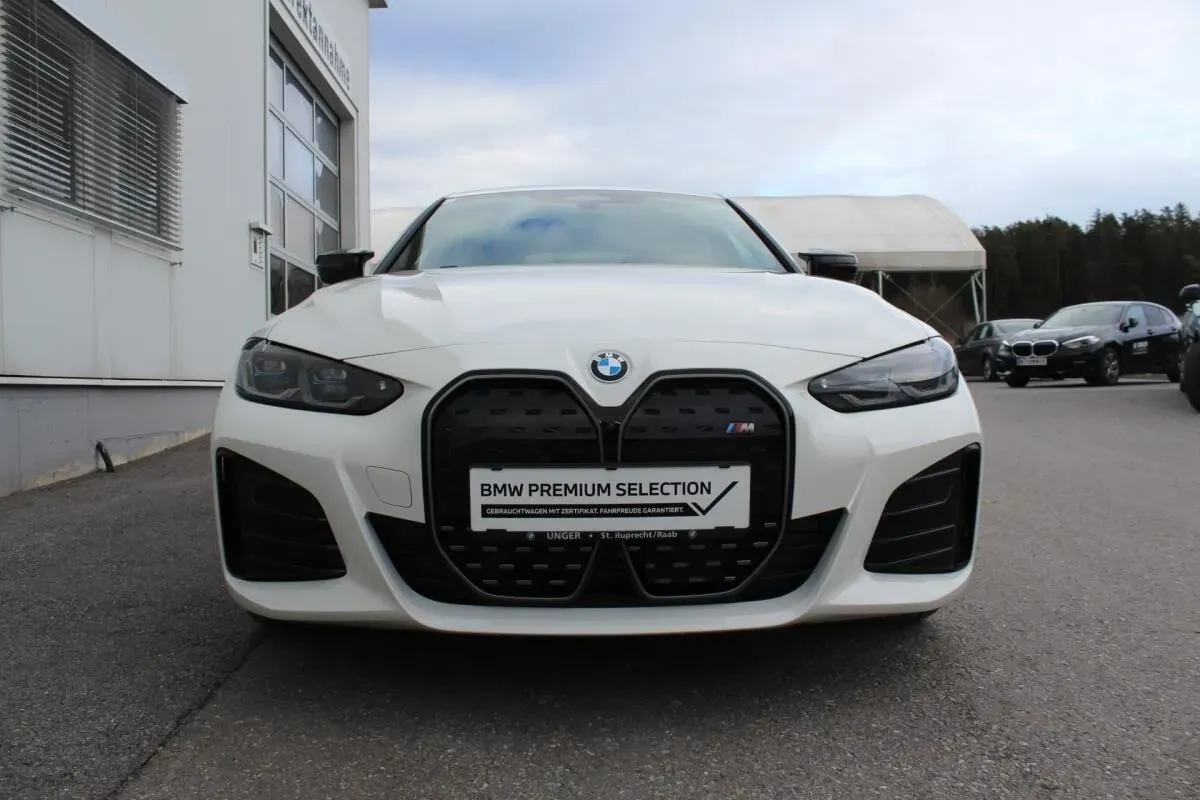 BMW I4 2022 photo 3