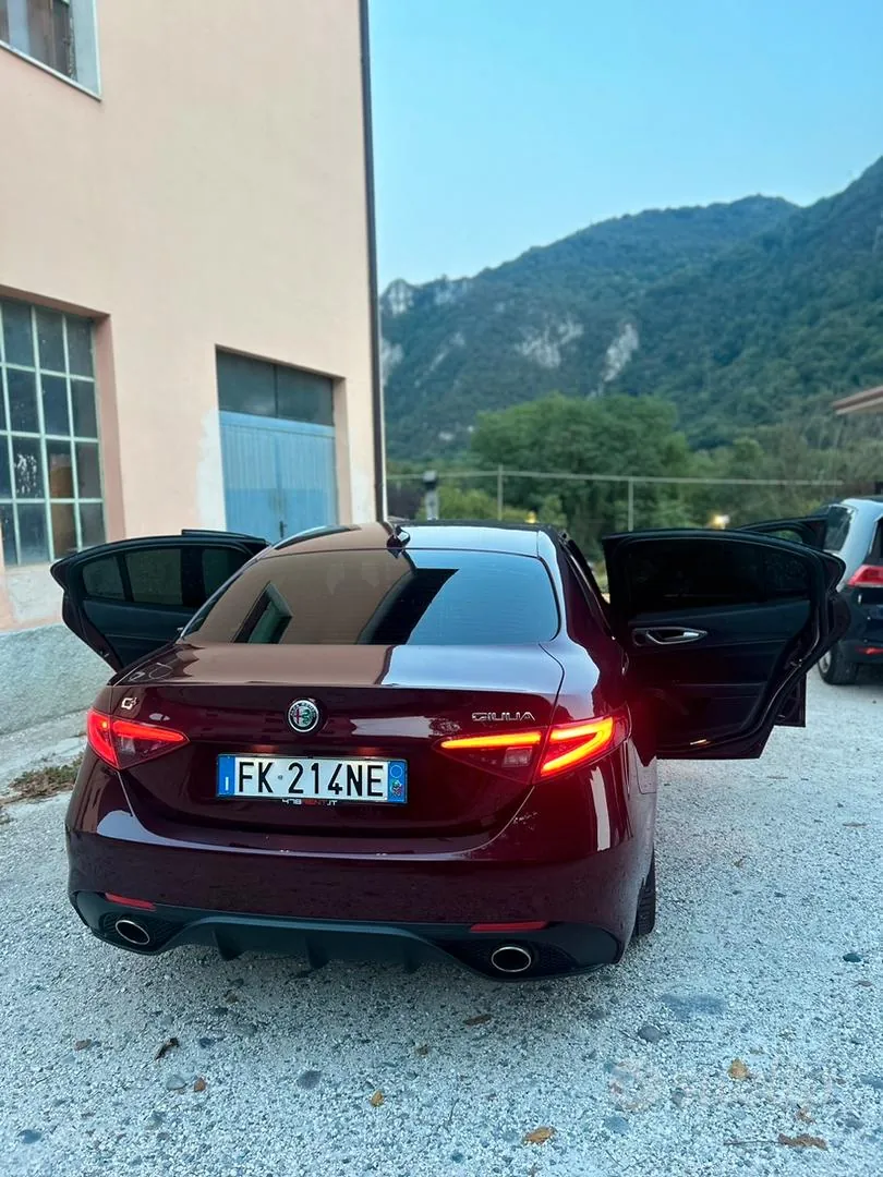 Alfa Romeo Giulia 2017 photo 3