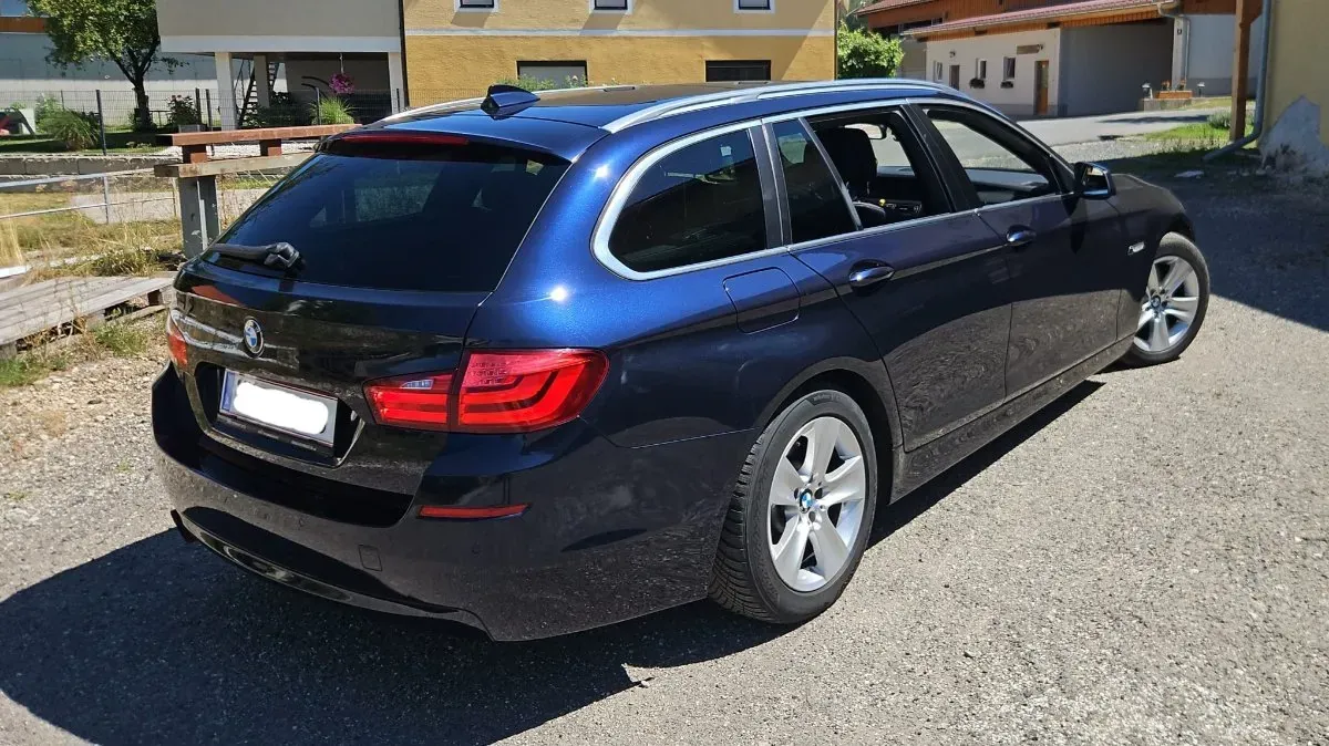 BMW 5 Series 2011 photo 3
