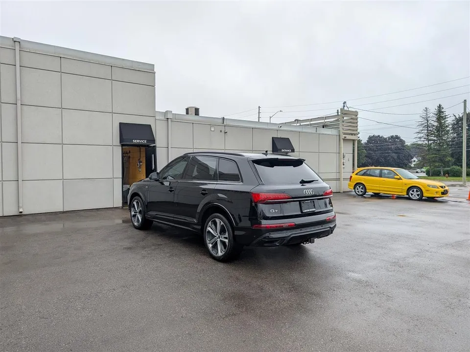 Audi Q7 2023 photo 3