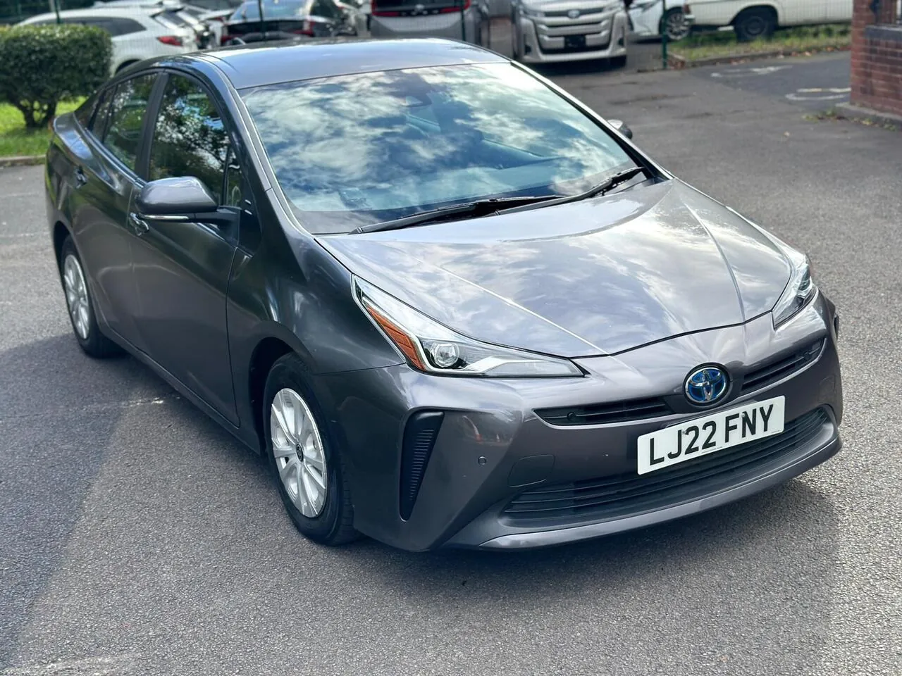 Toyota Prius 2022 photo 2