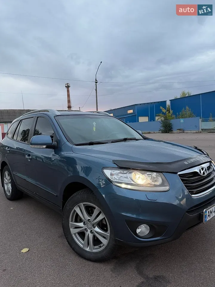 Hyundai Santa Fe 2011 photo 3