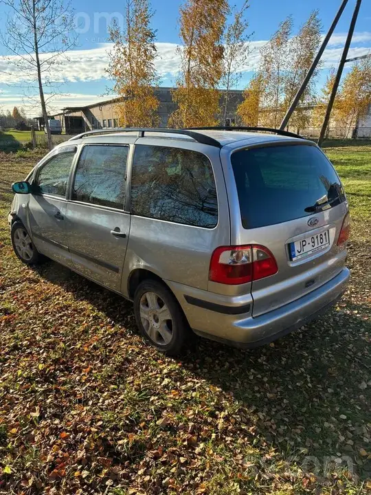 Ford Galaxy 2004 photo 2