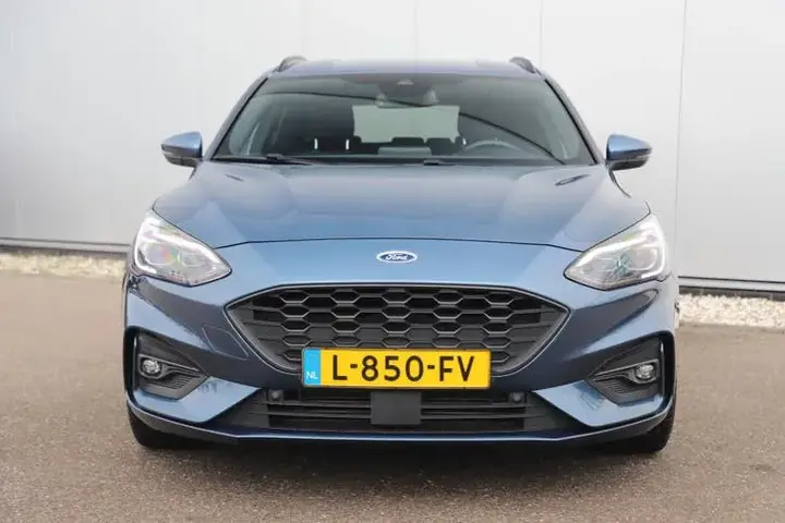 Ford Focus 2021 photo 2