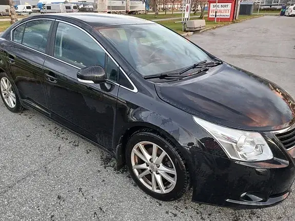 Toyota Avensis 2010 photo 2