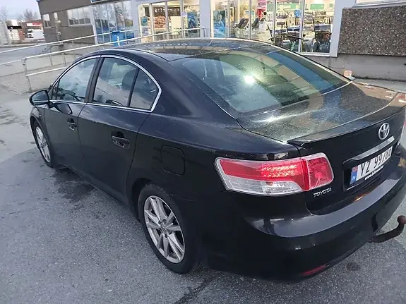 Toyota Avensis 2010 photo 4