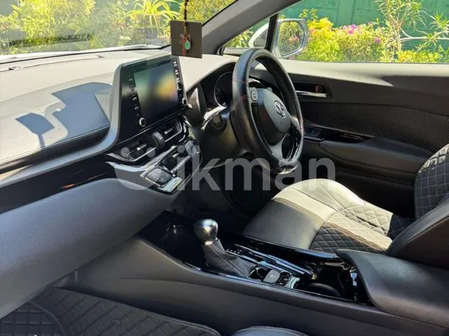 Toyota C-Hr 2023 photo 2