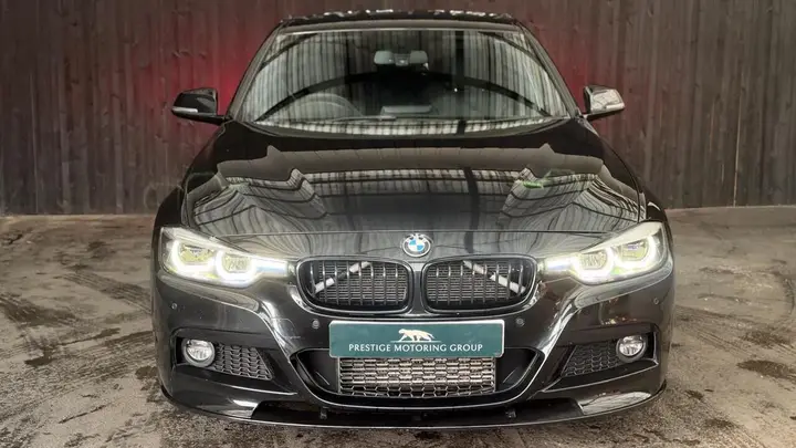 BMW 3 Series 2018 photo 3