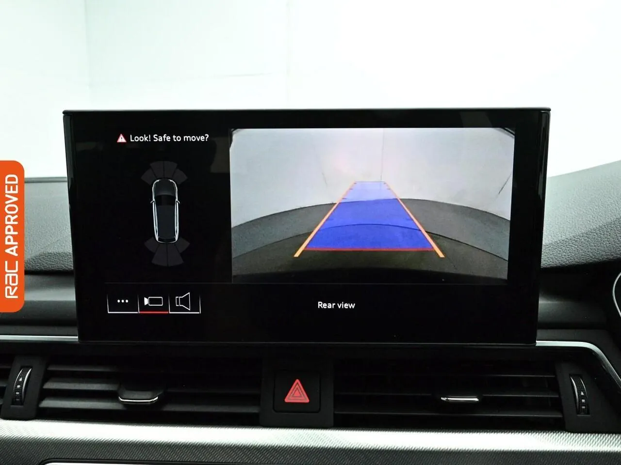 Audi A4 Avant 2024 photo 3