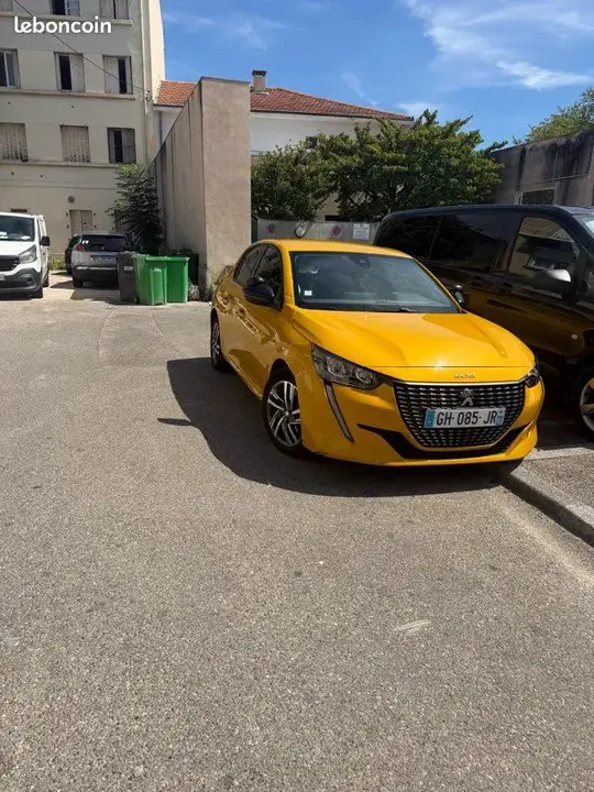 Peugeot 208 2022 photo 2
