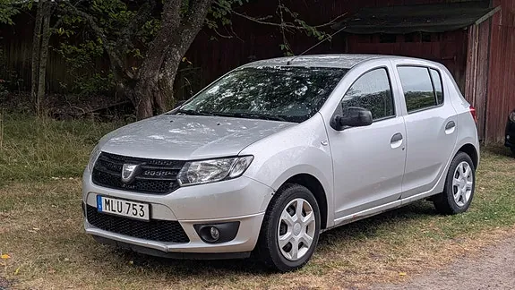 Dacia Sandero 2015 photo 2