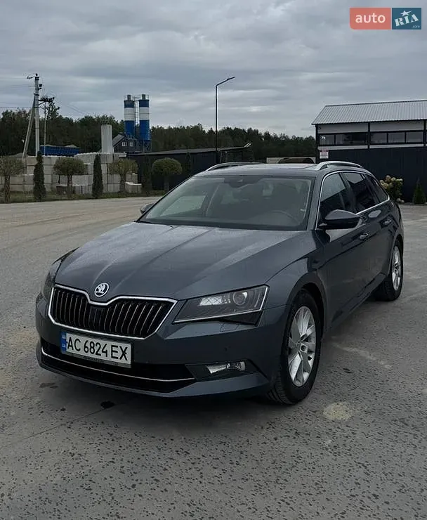 Skoda Superb 2017 photo 2