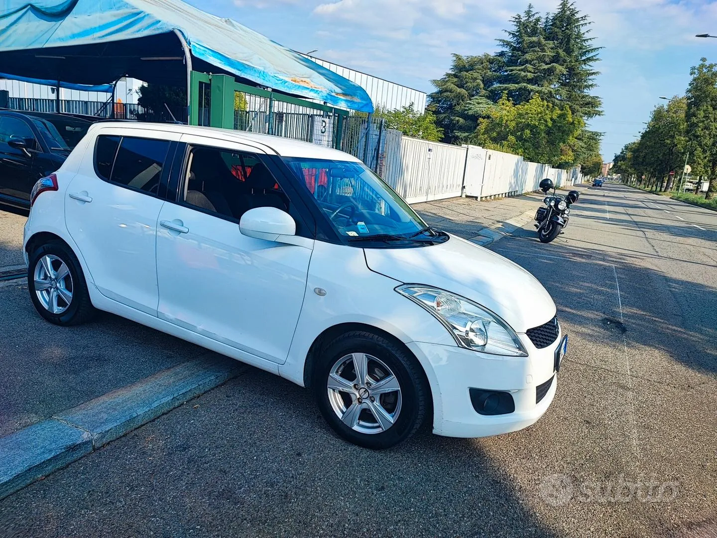 Suzuki Swift 2012 photo 3