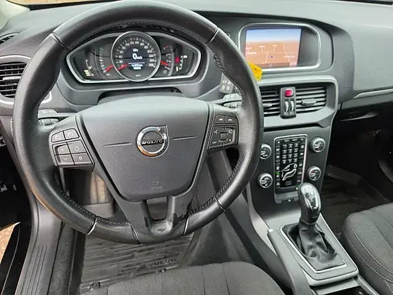 Volvo V40 2018 photo 2