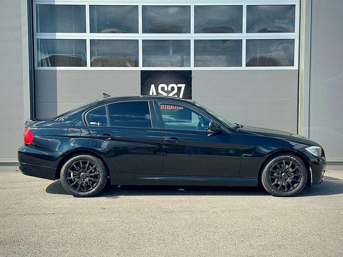 BMW 318I 2008 photo 4