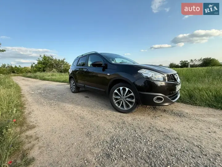 Nissan Qashqai+2 2012 photo 4