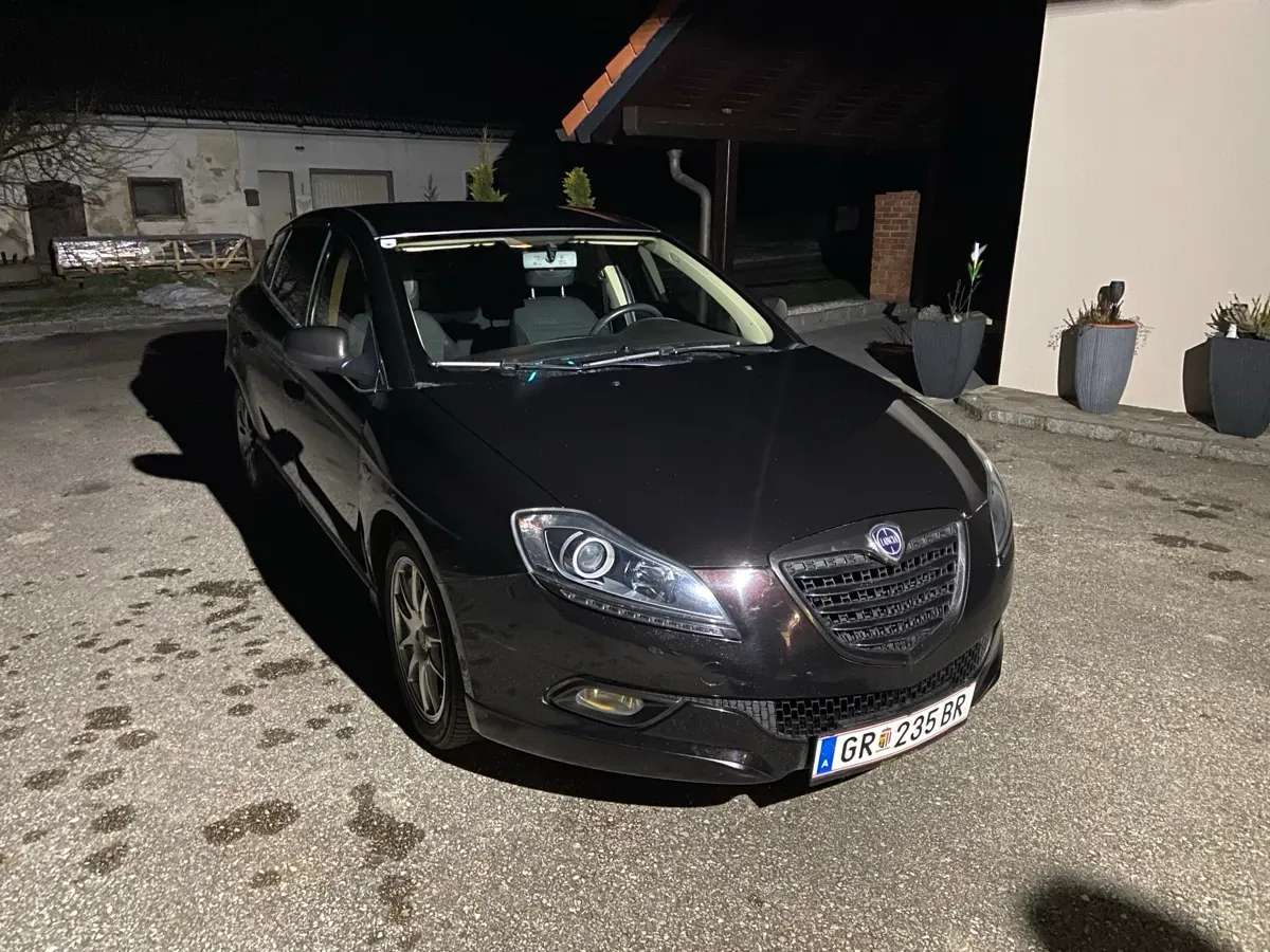 Lancia Delta 2013 photo 2