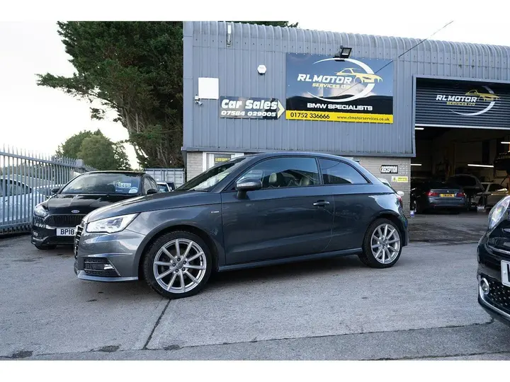 Audi A1 2015 photo 2