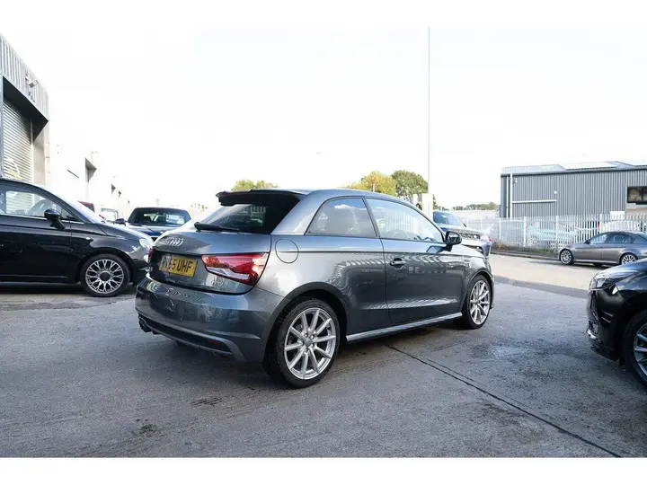 Audi A1 2015 photo 3