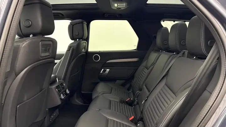 Land Rover Discovery 2026 photo 4