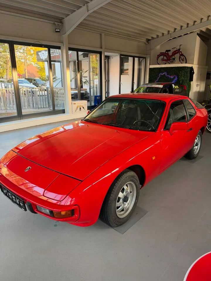 Porsche 924