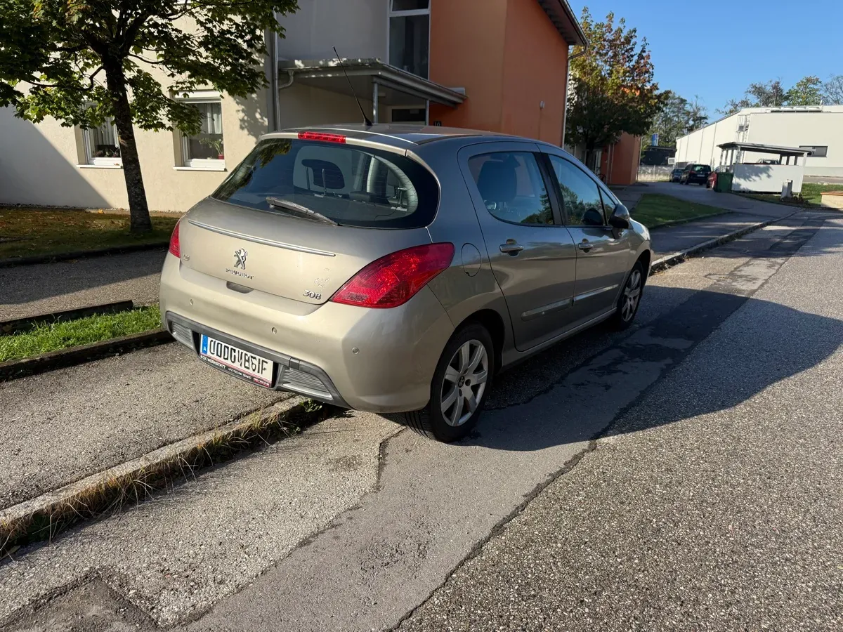 Peugeot 308 2011 photo 3