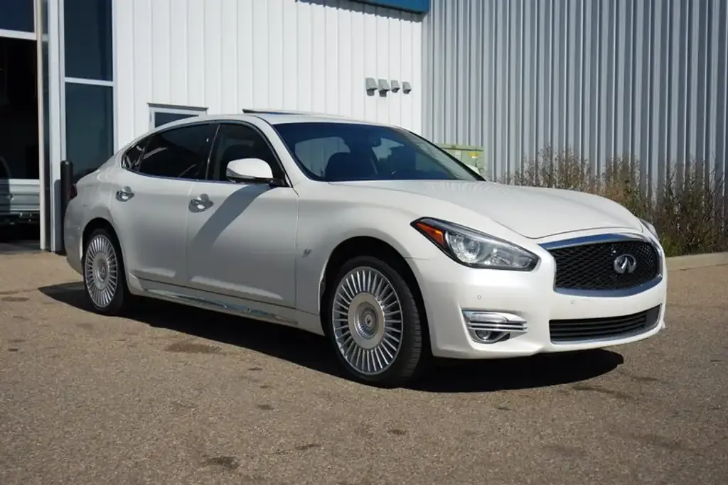 Infiniti Q70 2016 photo 2