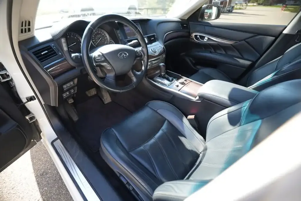 Infiniti Q70 2016 photo 5