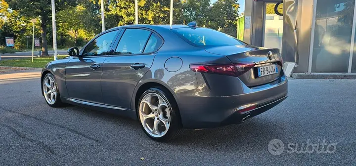 Alfa Romeo Giulia 2018 photo 4