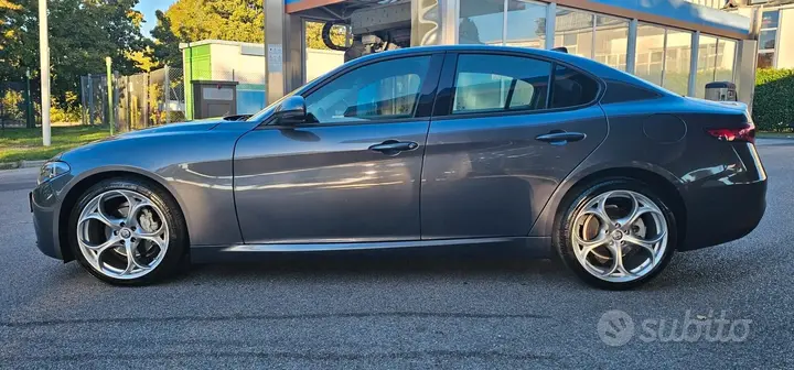 Alfa Romeo Giulia 2018 photo 3