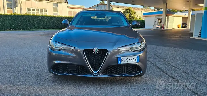 Alfa Romeo Giulia 2018 photo 2