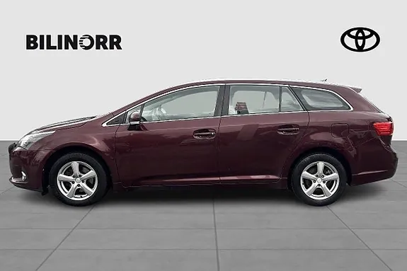 Toyota Avensis 2013 photo 3