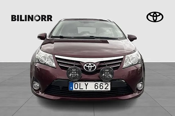 Toyota Avensis 2013 photo 2
