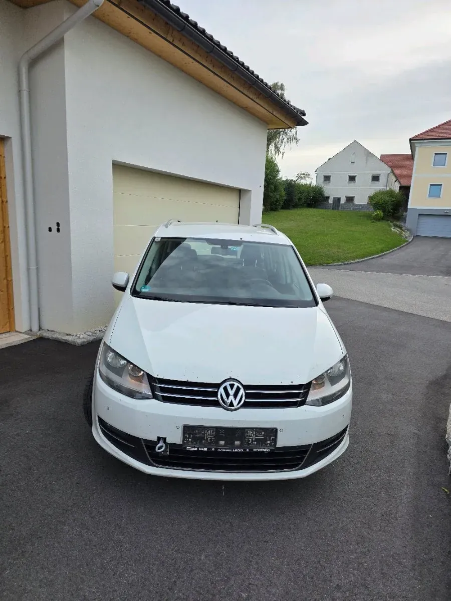 Volkswagen Sharan 2011 photo 2