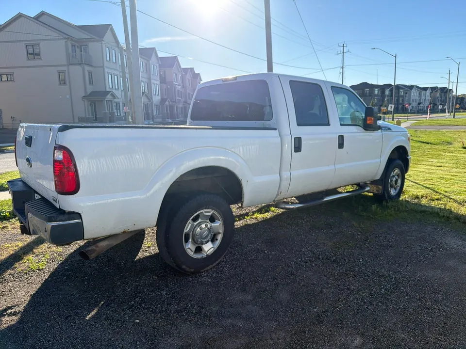 Ford F250 2011 photo 2