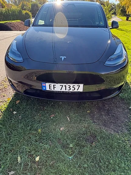 Tesla Model Y 2023 photo 5