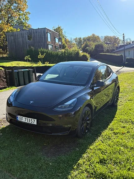 Tesla Model Y 2023 photo 4