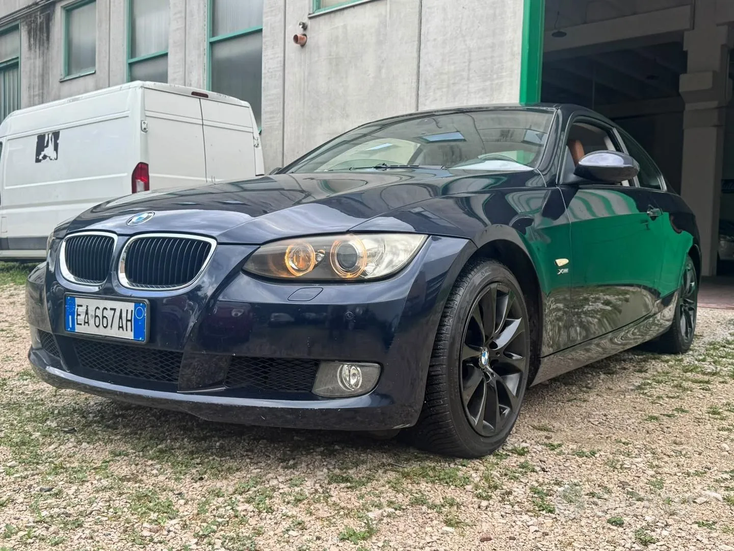 BMW 320D 2009 photo 3