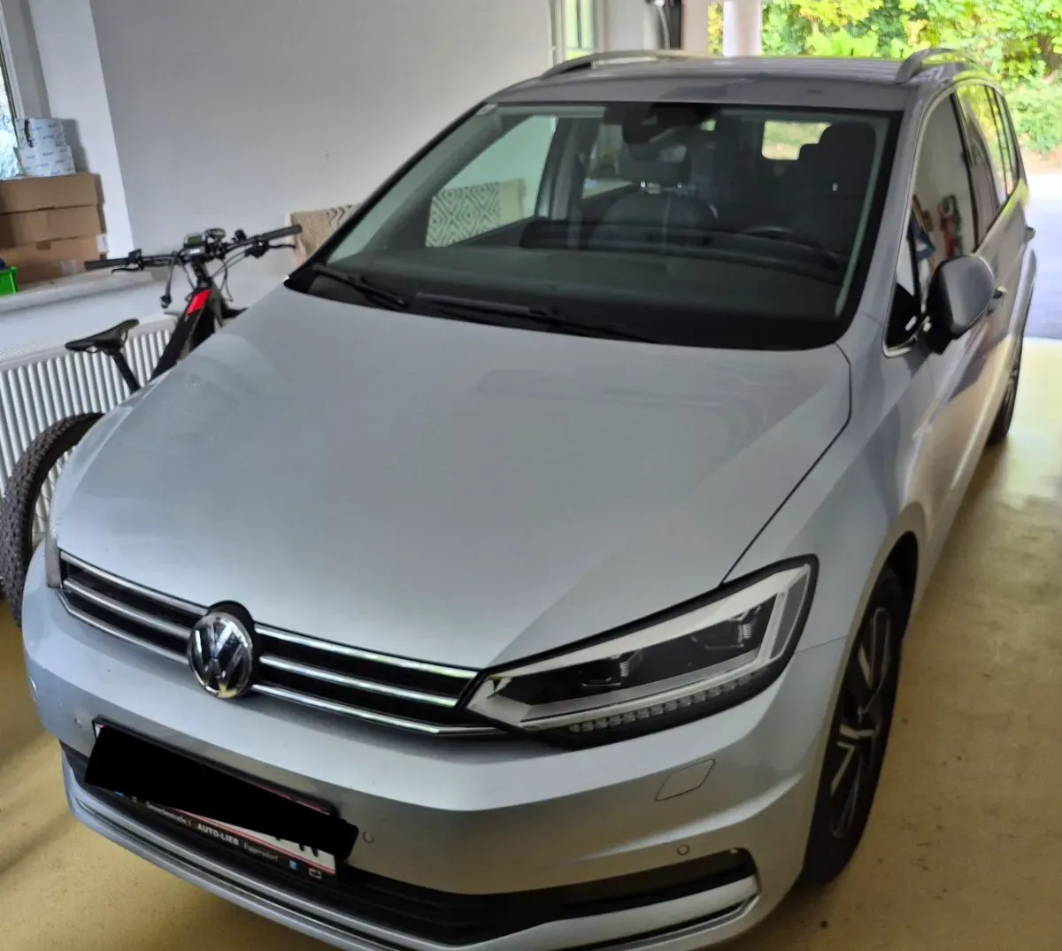 Volkswagen Touran 2020 photo 2