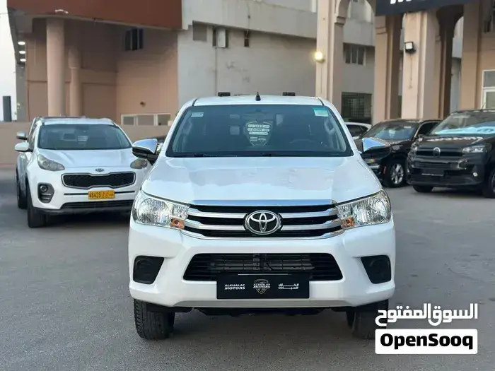 Toyota Hilux 2023 photo 2