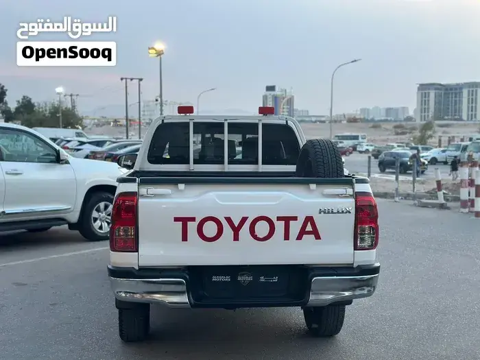 Toyota Hilux 2023 photo 4
