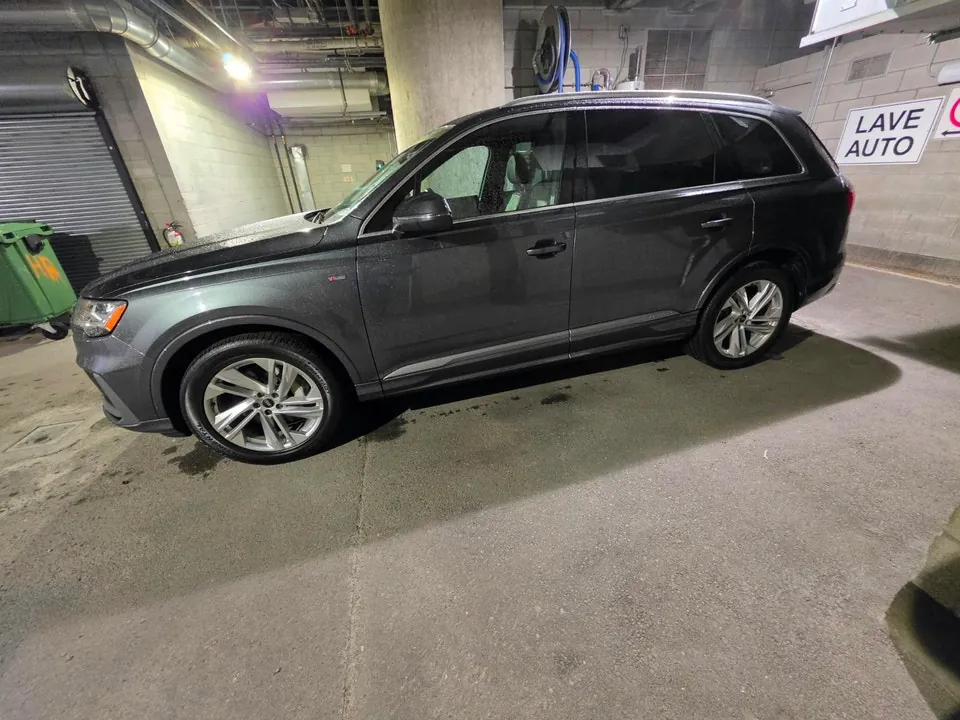 Audi Q7 2021 photo 2