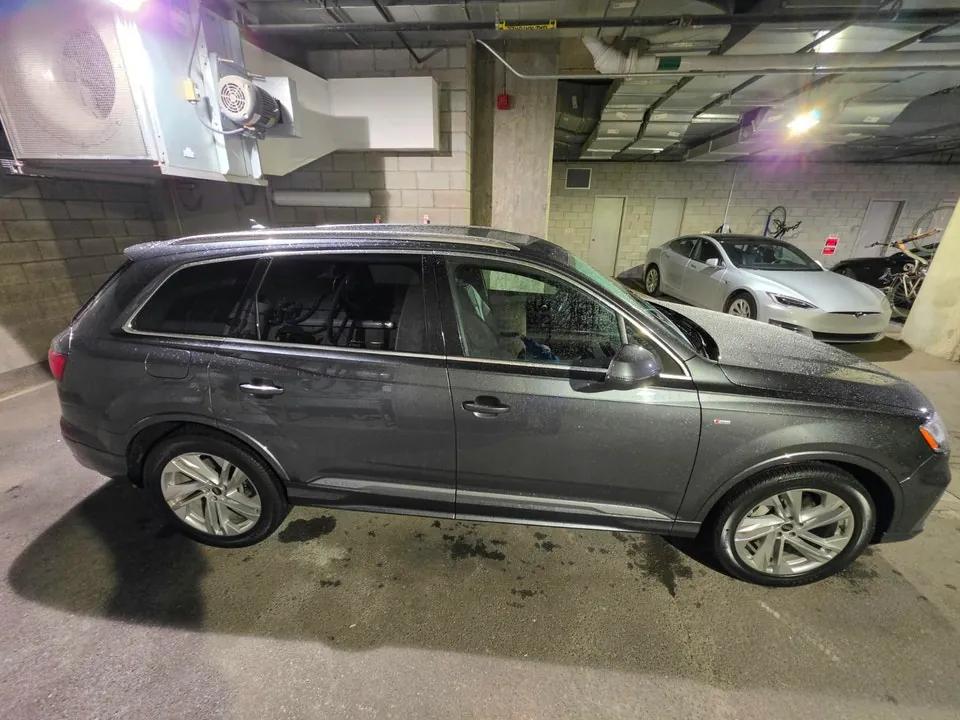 Audi Q7 2021 photo 4