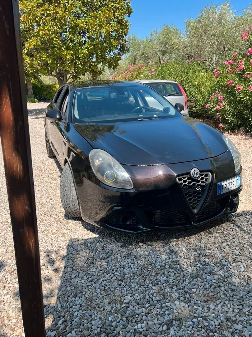 Alfa Romeo Giulietta 2013 photo 2