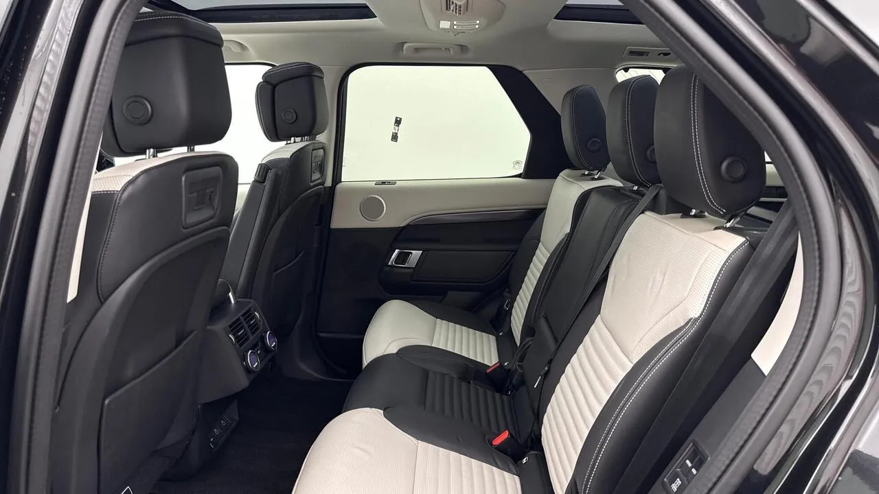 Land Rover Discovery 2026 photo 4