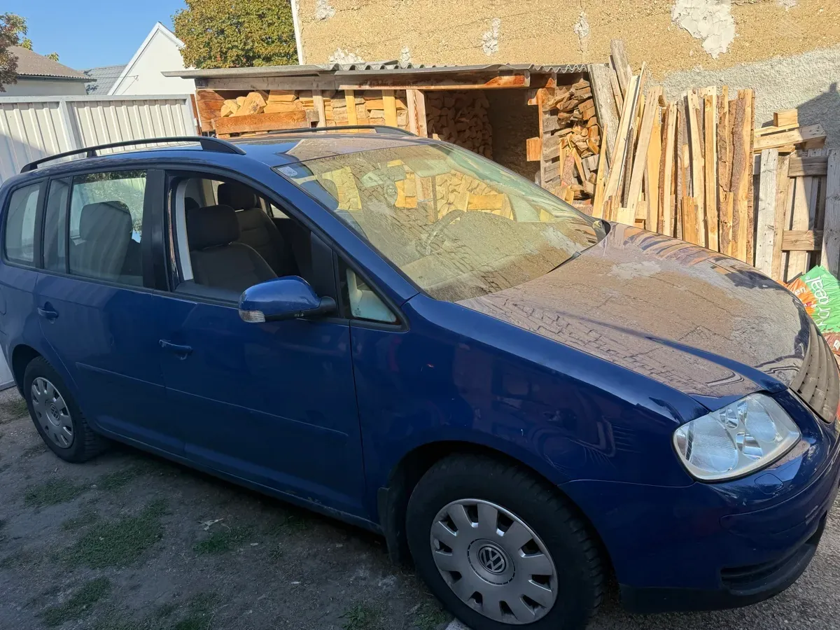 Volkswagen Touran 2005 photo 2